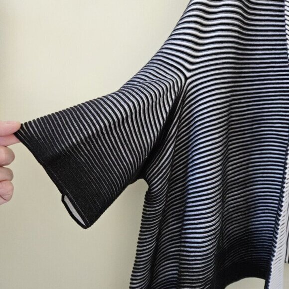 Marla Wynne Ribbed Reversible M L 3/4 Sleeve Open Front Assymetric Hem Cardigan - Picture 3 of 14